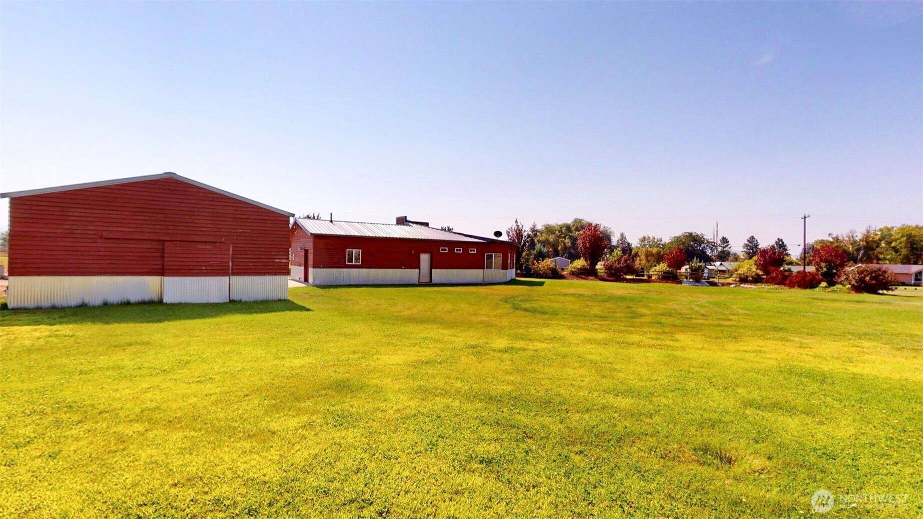 71 Shumway Road Omak, WA 98841 - Photo 34 of 40 a view of an ocean with a houses