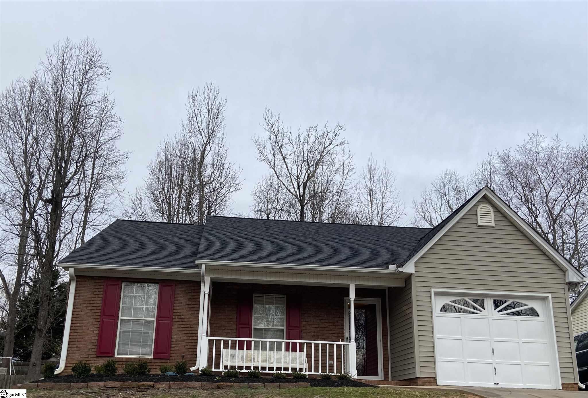 128 West Fall River Way Simpsonville, SC 29680 - Photo 2 of 11 Gallery Image 2