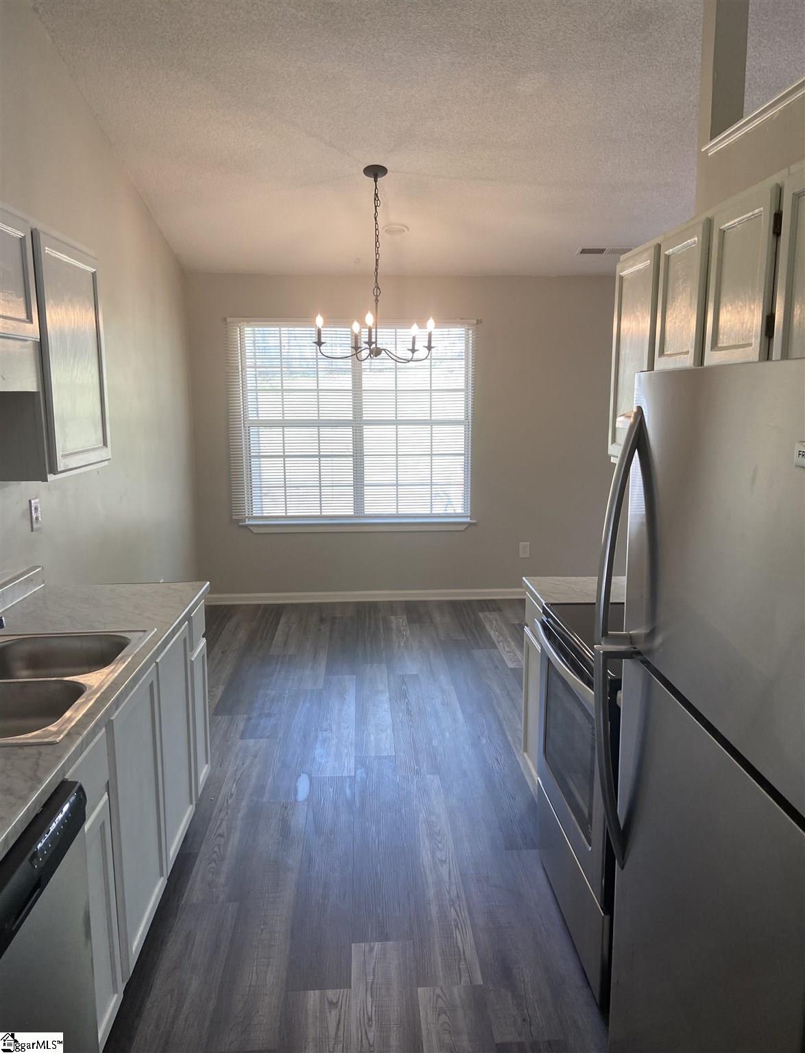 128 West Fall River Way Simpsonville, SC 29680 - Photo 3 of 11 Gallery Image 3