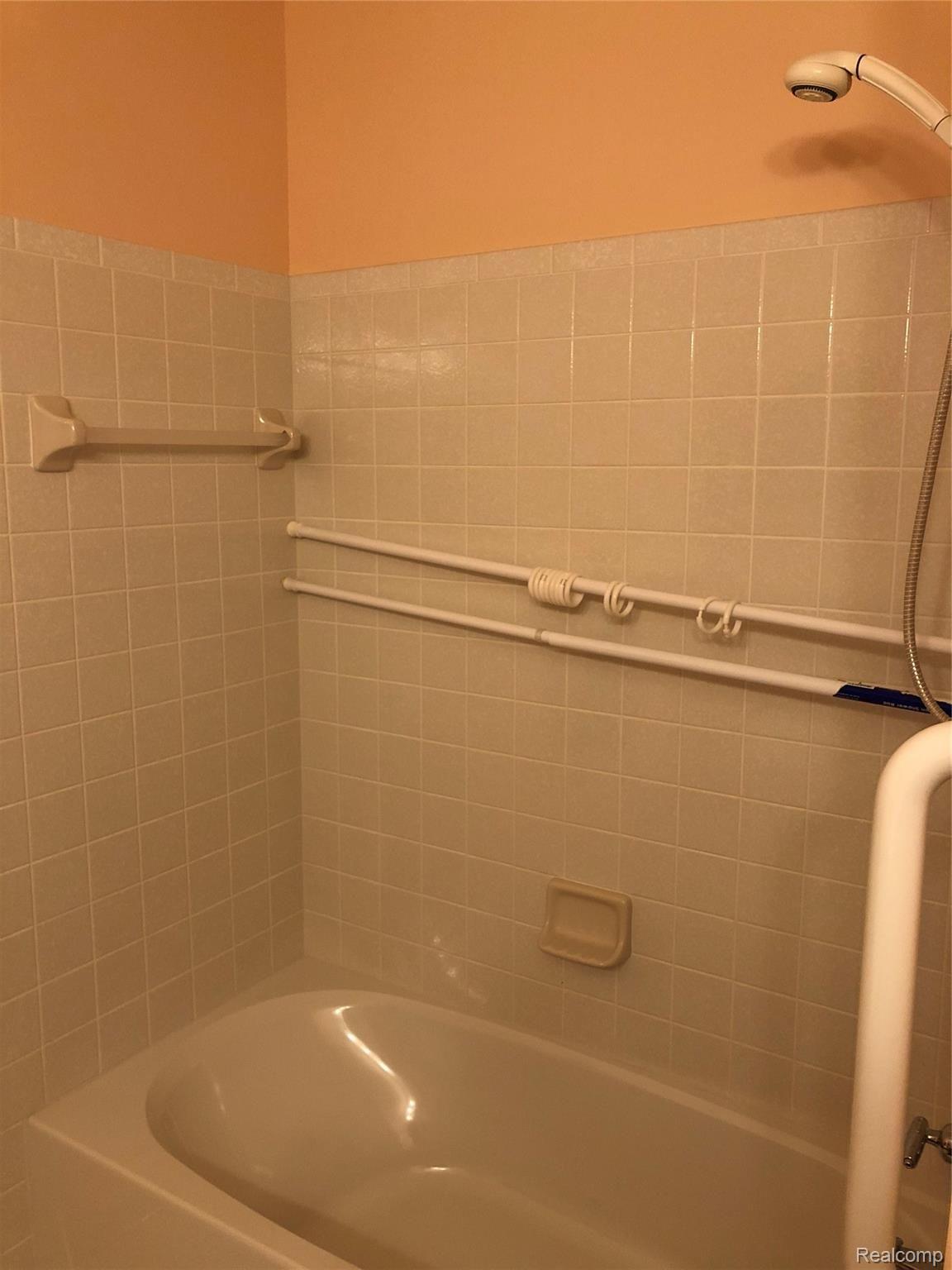 456 Harvard Drive, Unit 75 Romeo, MI 48065 - Photo 12 of 18 IMG_2654.jpg