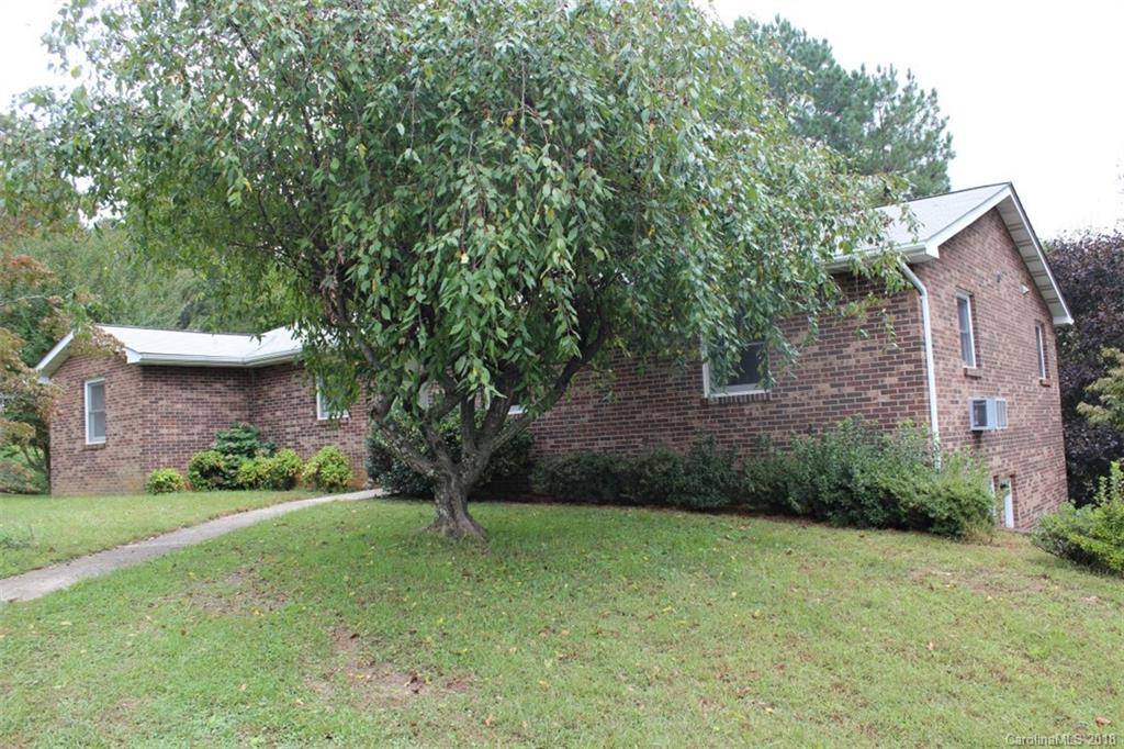 114 Falling Waters Road, Unit 1 Hendersonville, NC 28792 - Photo 1 of 20 Gallery Image 1