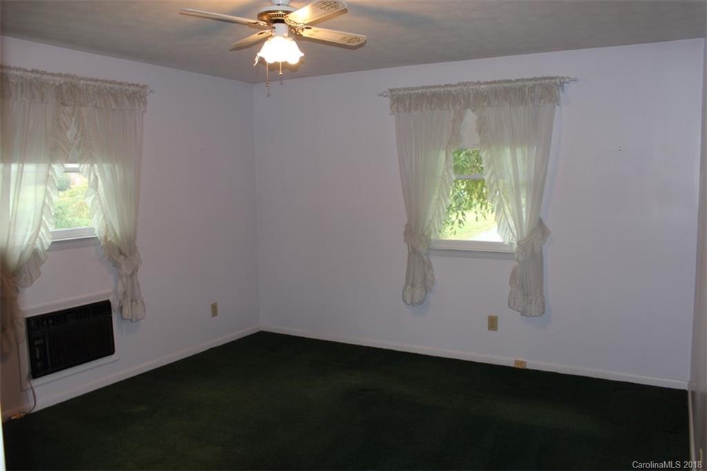 114 Falling Waters Road, Unit 1 Hendersonville, NC 28792 - Photo 11 of 20 Gallery Image 11