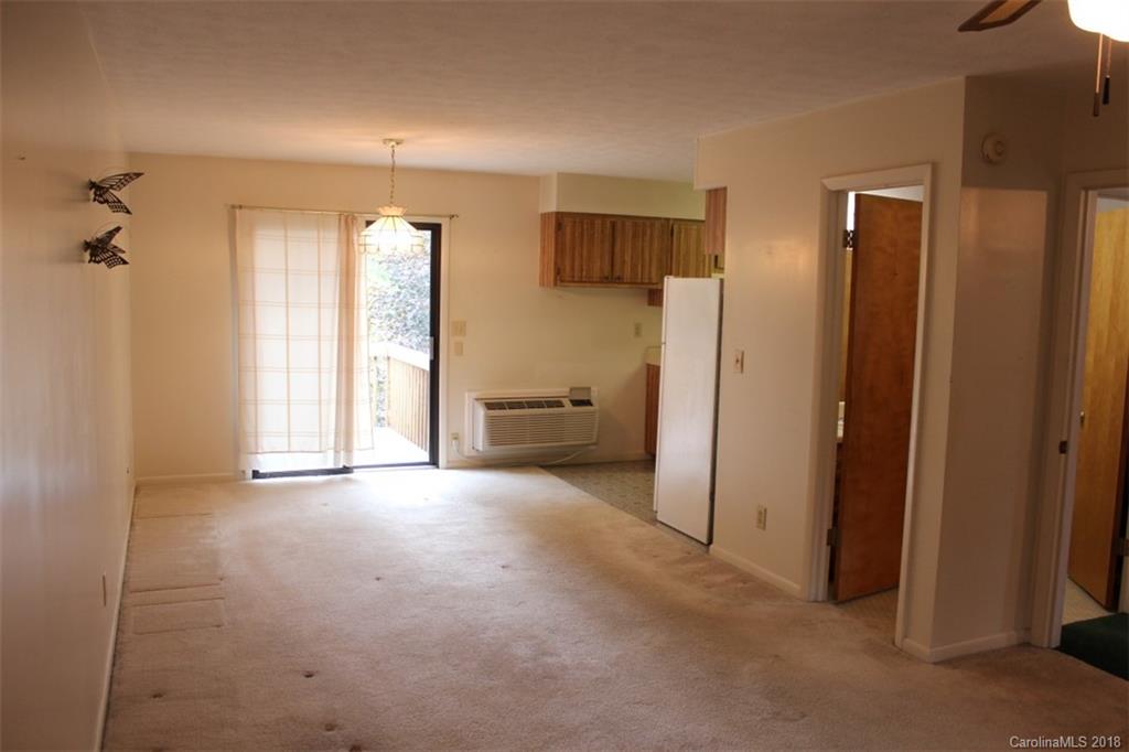 114 Falling Waters Road, Unit 1 Hendersonville, NC 28792 - Photo 4 of 20 Gallery Image 4