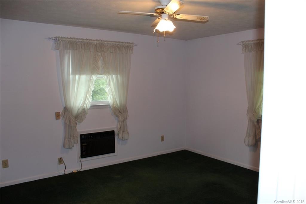 114 Falling Waters Road, Unit 1 Hendersonville, NC 28792 - Photo 10 of 20 Gallery Image 10