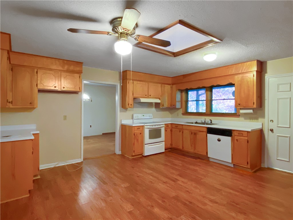 145 Warner Mill Road Walhalla, SC 29691 - Photo 11 of 50 Gallery Image 11