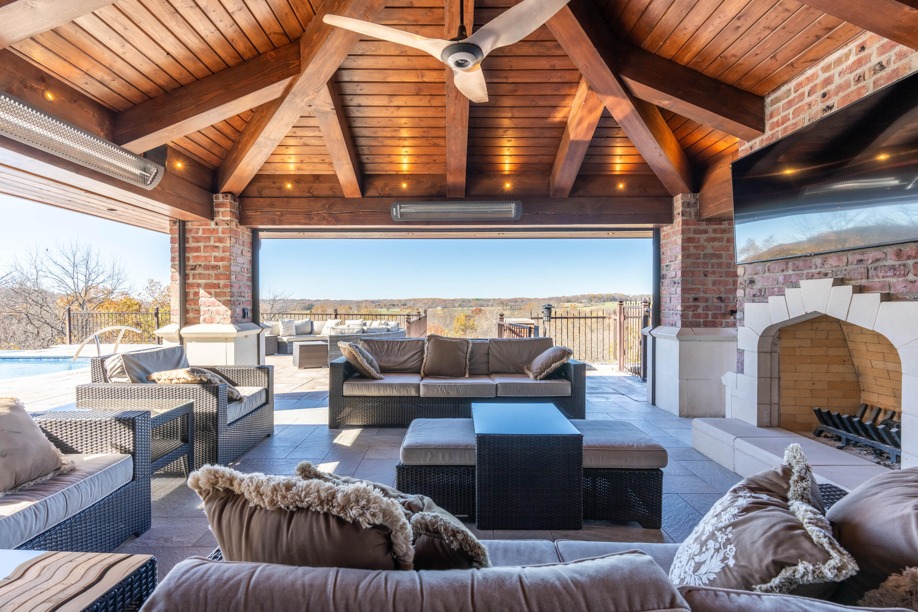6052 East Summit View Drive Springfield, MO 65809 - Photo 105 of 129 DSC00799-HDR
