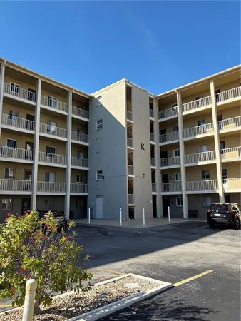$99,000 | 3514 Lake Bayshore Drive, Unit K108, Bradenton, FL 34205