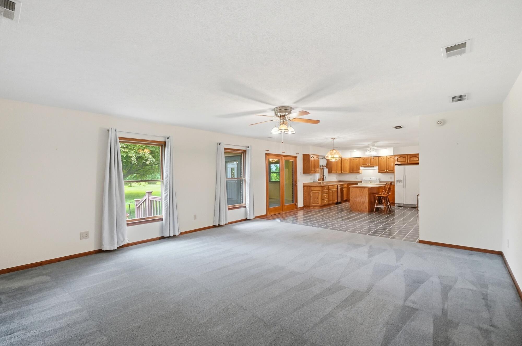 4045 Dialton Road Springfield, OH 45502 - Photo 3 of 60 032