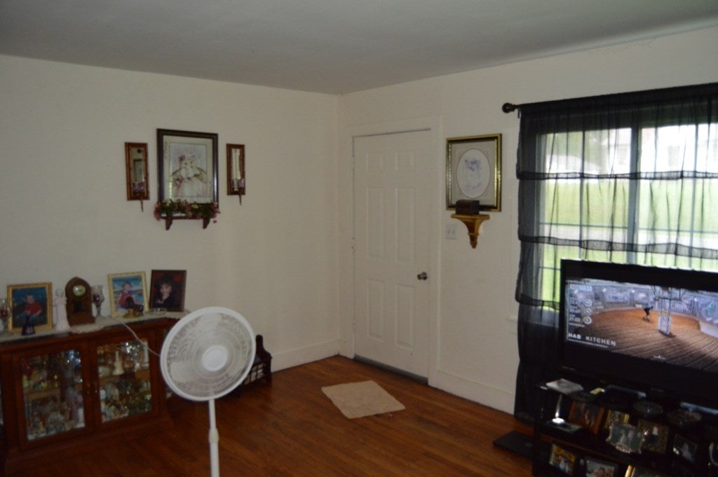 602 Stringtown Road Central City, KY 42330 - Photo 3 of 25 Gallery Image 3