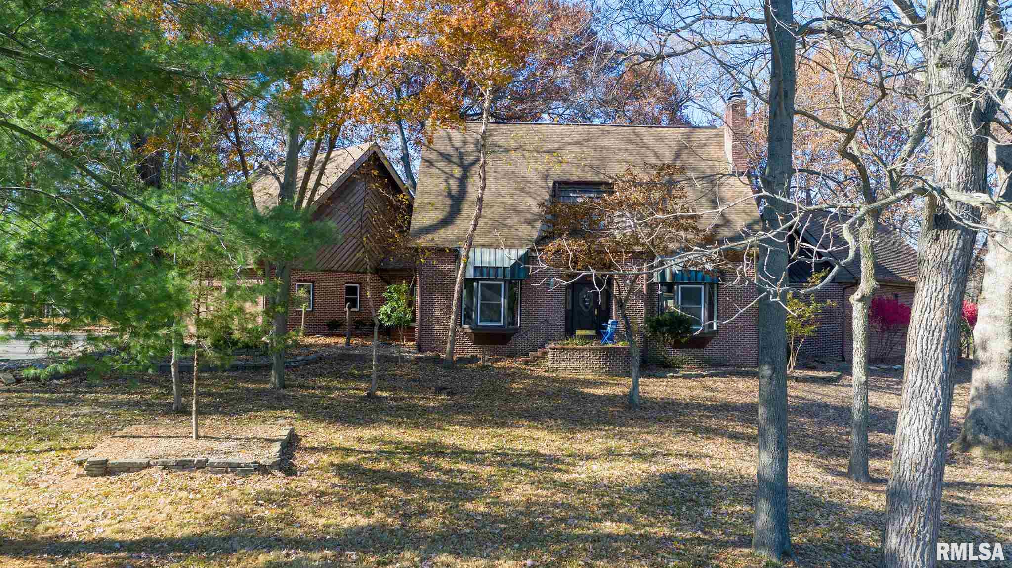 3829 West Bluffs Road Springfield, IL 62711 - Photo 1 of 44