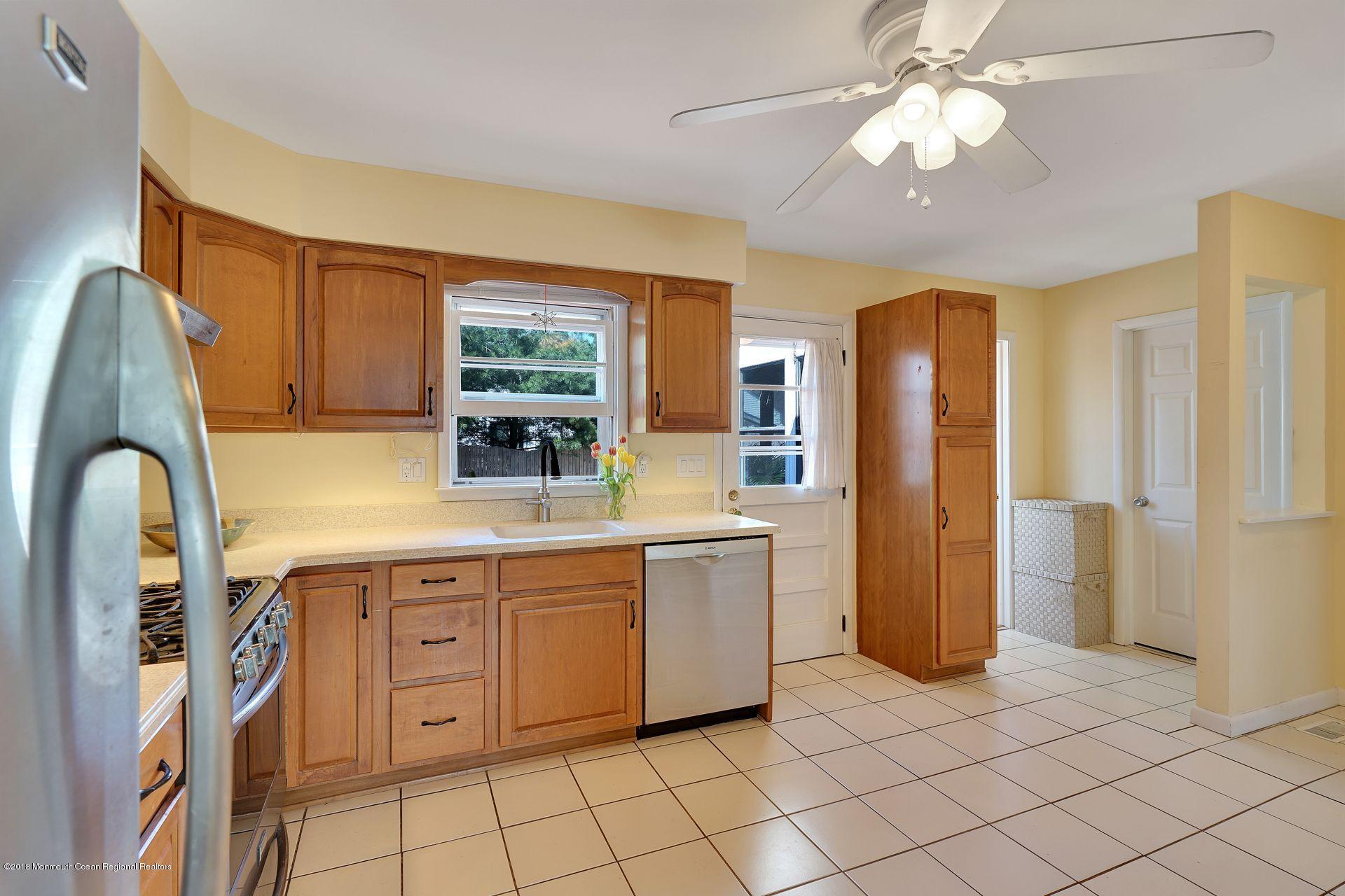 2205 Wilson Road Point Pleasant, NJ 08742 - Photo 8 of 34 18