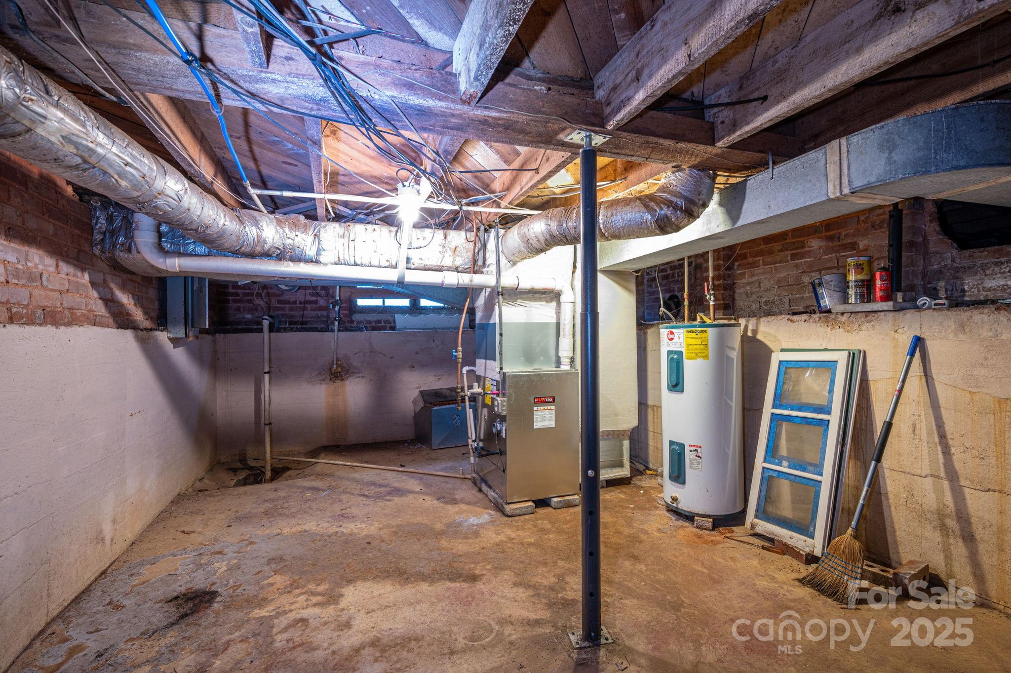 2645 Kool Park Road Northeast Hickory, NC 28601 - Photo 31 of 46 a view of a garage