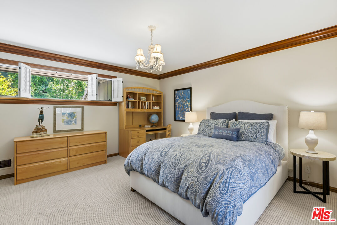 15946 Woodvale Road Los Angeles, CA 91436 - Photo 26 of 49 Gallery Image 26