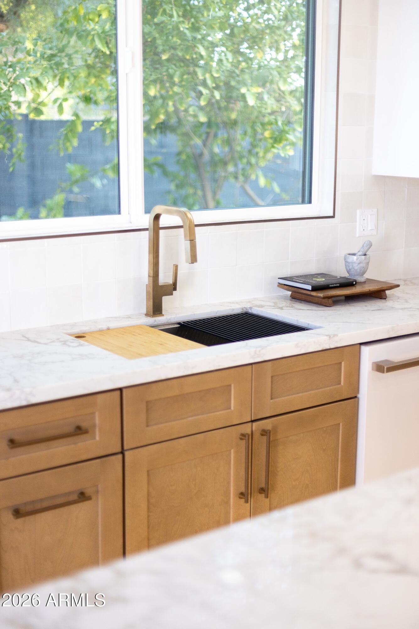 333 West Seldon Lane Phoenix, AZ 85021 - Photo 25 of 73 a close view of sink and tap