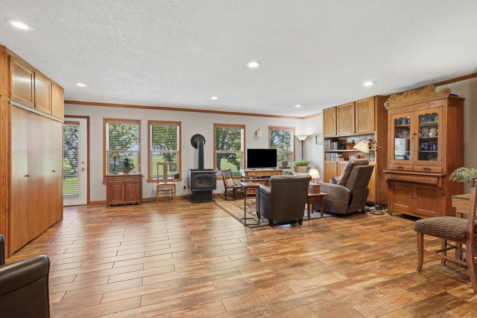 6205 West Kimberly Road Davenport, IA 52806 - Photo 14 of 39