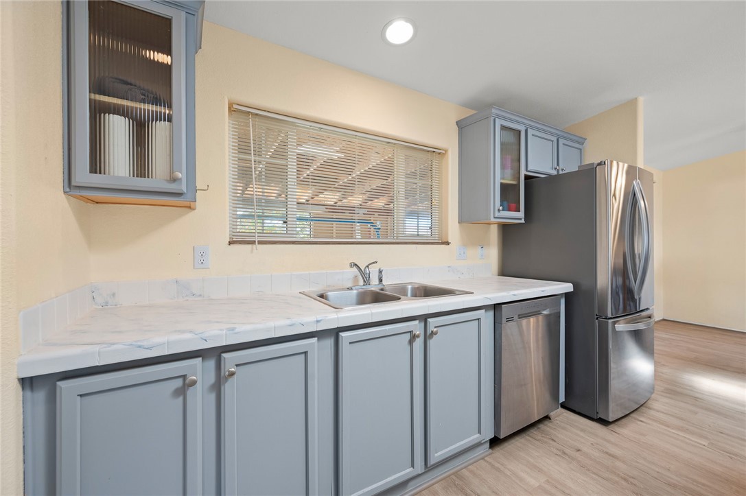 2129 Don Luis Road Golden Valley, AZ 86413 - Photo 15 of 52 Kitchen