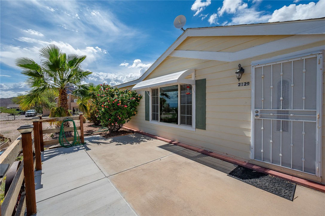 2129 Don Luis Road Golden Valley, AZ 86413 - Photo 8 of 52 Patio