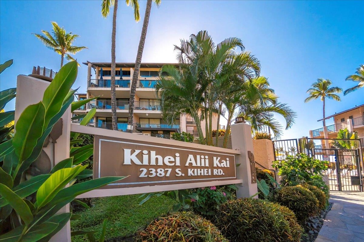 2387 South Kihei Road, Unit B303 Kihei, HI 96753 - Photo 47 of 48 a sign that is on a pole