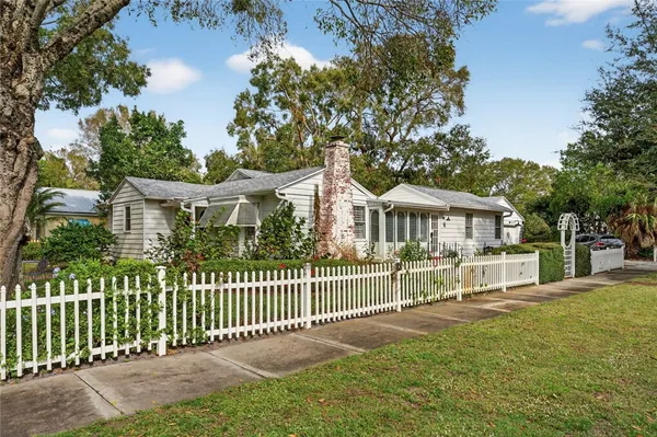 $2,500 | 2206 18th Avenue, Vero Beach, FL 32960