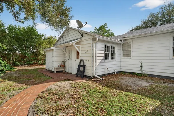 $2,500 | 2206 18th Avenue, Vero Beach, FL 32960