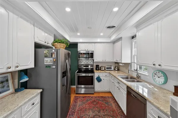 $2,500 | 2206 18th Avenue, Vero Beach, FL 32960