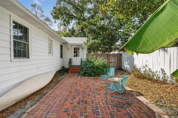 $2,500 | 2206 18th Avenue, Vero Beach, FL 32960