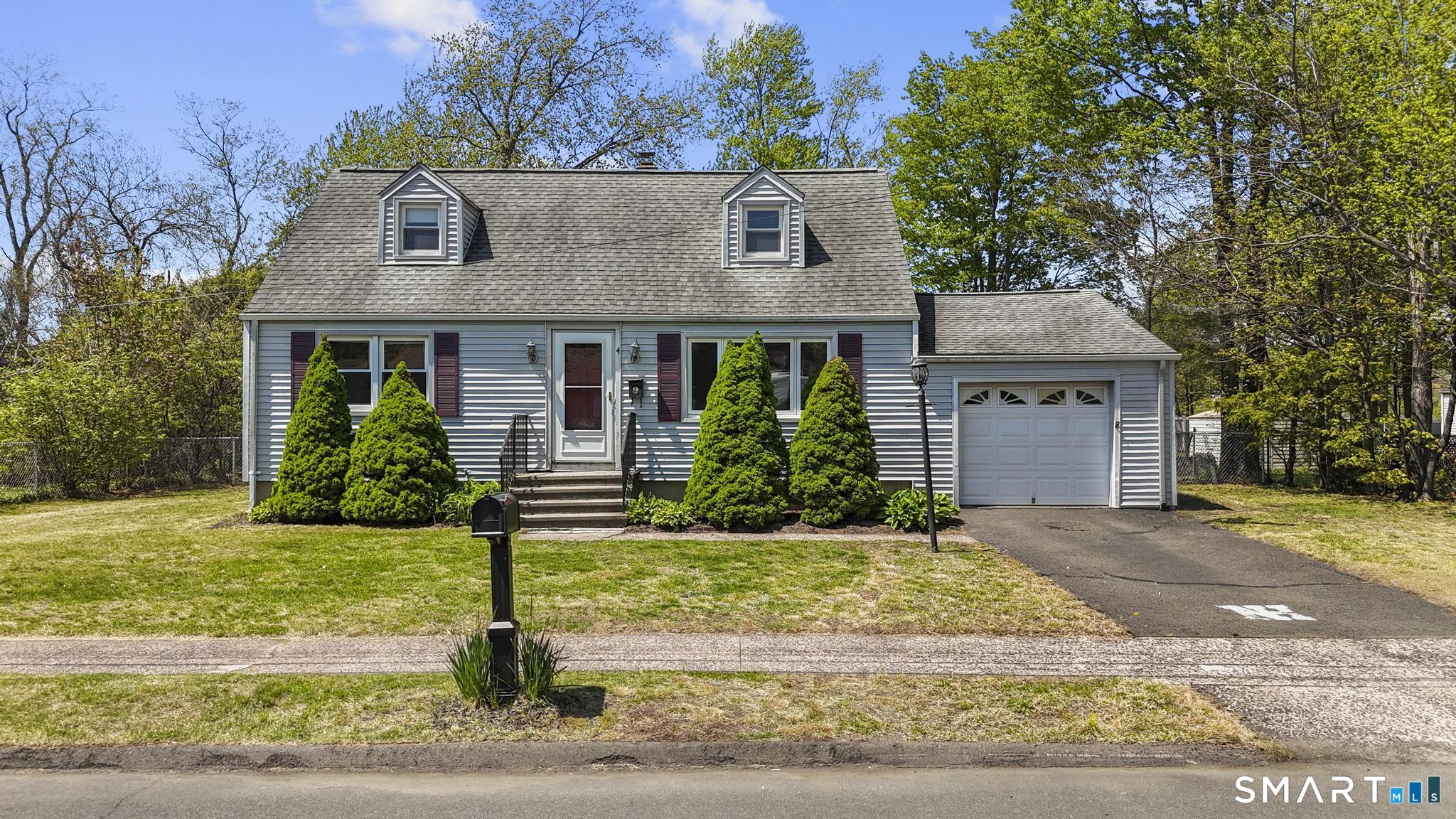 4 Bowen Road North Haven, CT 06473 - Photo 2 of 38