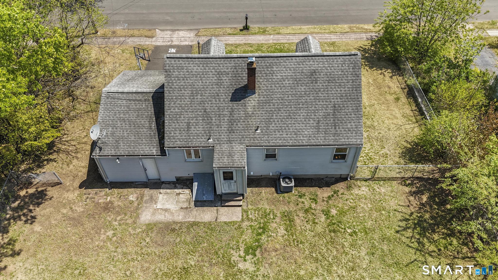 4 Bowen Road North Haven, CT 06473 - Photo 32 of 38