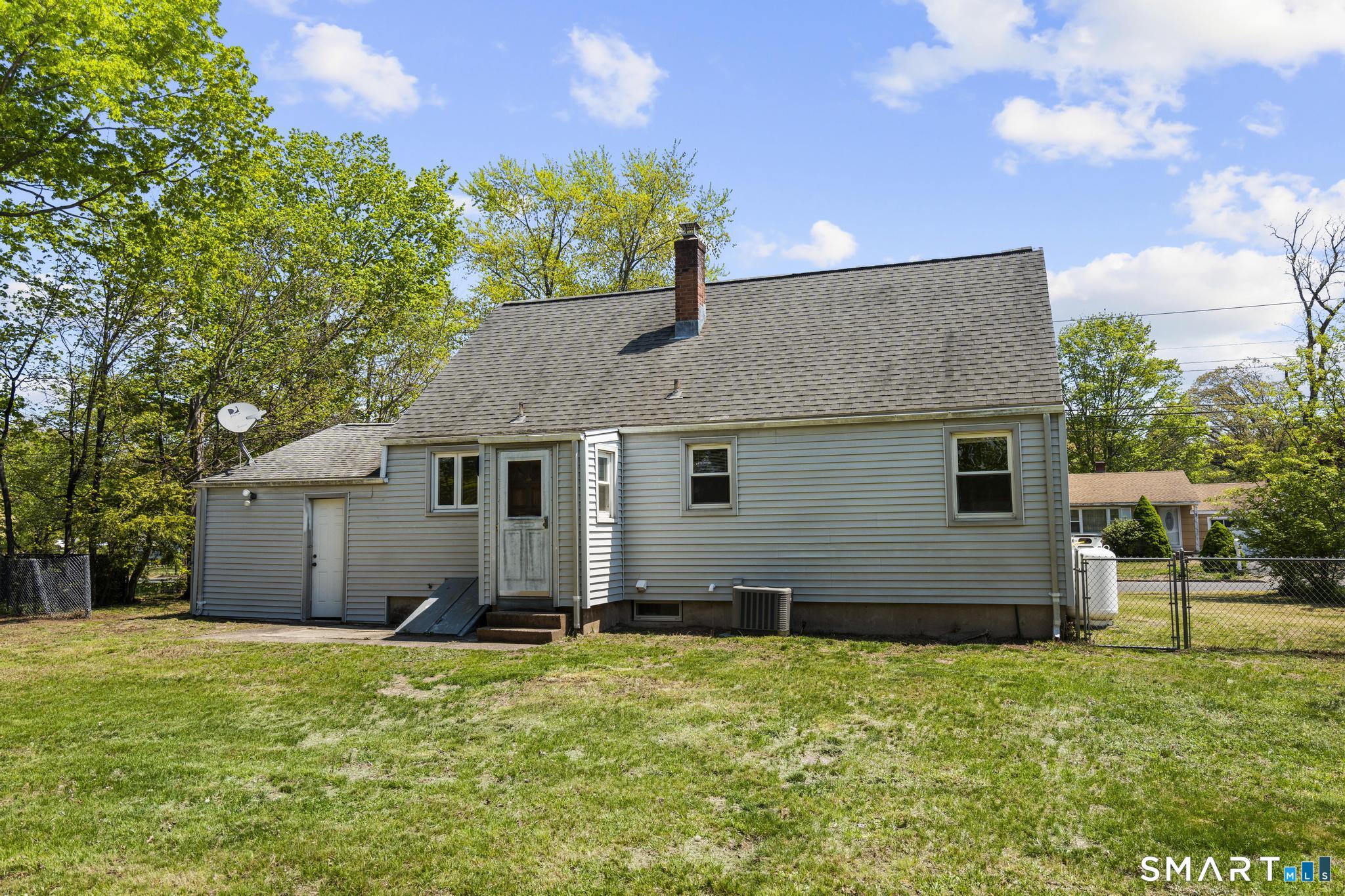 4 Bowen Road North Haven, CT 06473 - Photo 4 of 38