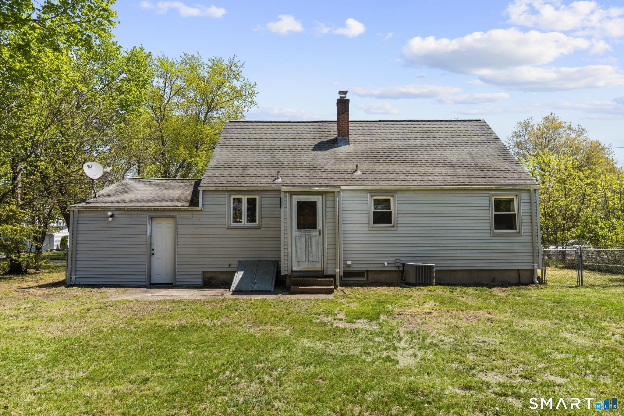 4 Bowen Road North Haven, CT 06473 - Photo 5 of 38