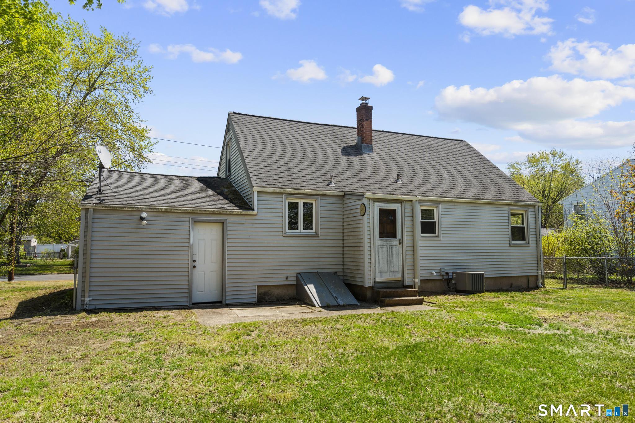 4 Bowen Road North Haven, CT 06473 - Photo 6 of 38