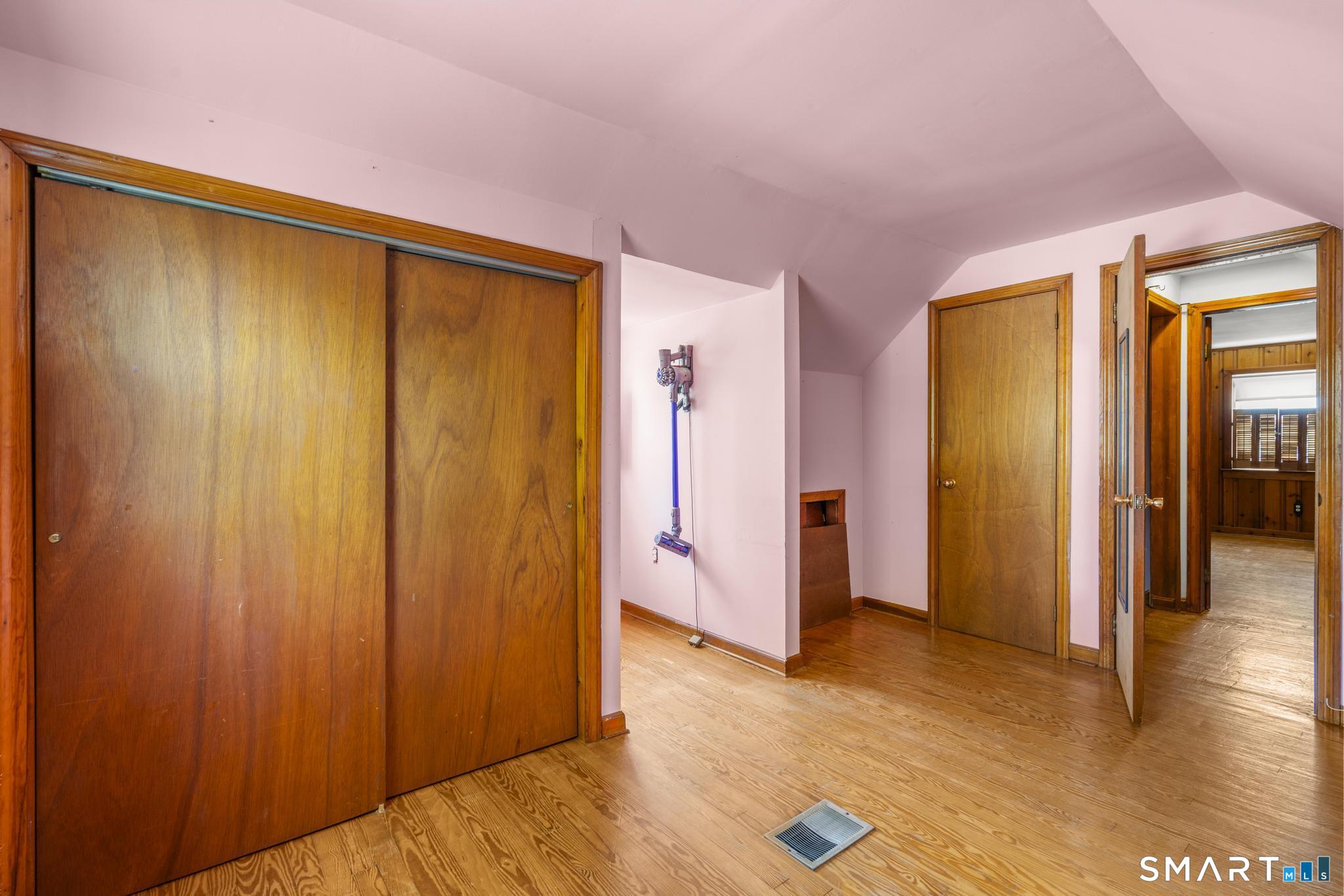 4 Bowen Road North Haven, CT 06473 - Photo 8 of 38