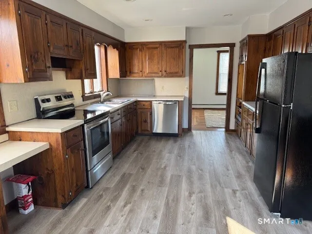 $2,200 | 18 Cleveland Street, Stonington, CT 06379