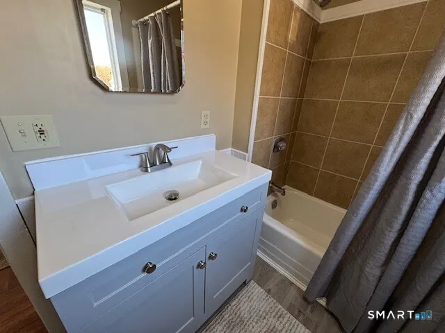 $2,200 | 18 Cleveland Street, Stonington, CT 06379