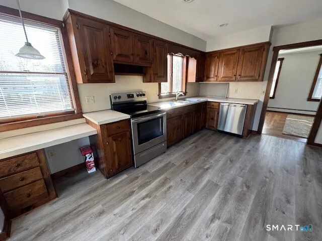 $2,200 | 18 Cleveland Street, Stonington, CT 06379