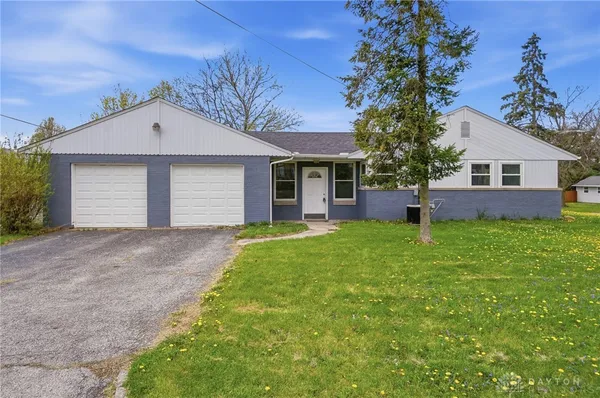 $227,000 | 818 Brookwood Drive, Bellefontaine, OH 43311