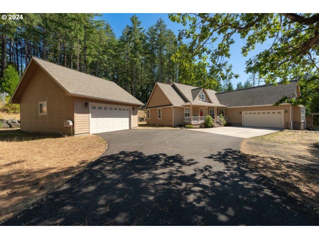 1426 Cleveland Loop Road Roseburg, OR 97471 - Photo 12 of 47 Gallery Image 12
