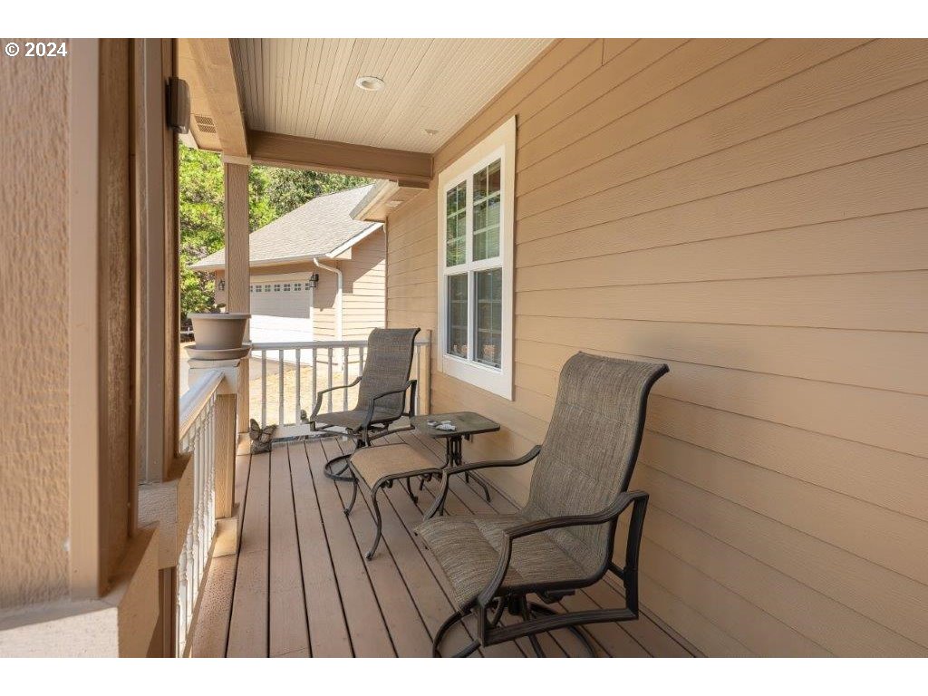 1426 Cleveland Loop Road Roseburg, OR 97471 - Photo 13 of 47 Gallery Image 13