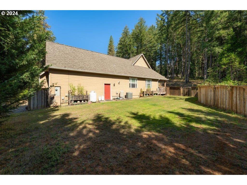 1426 Cleveland Loop Road Roseburg, OR 97471 - Photo 35 of 47 Gallery Image 35