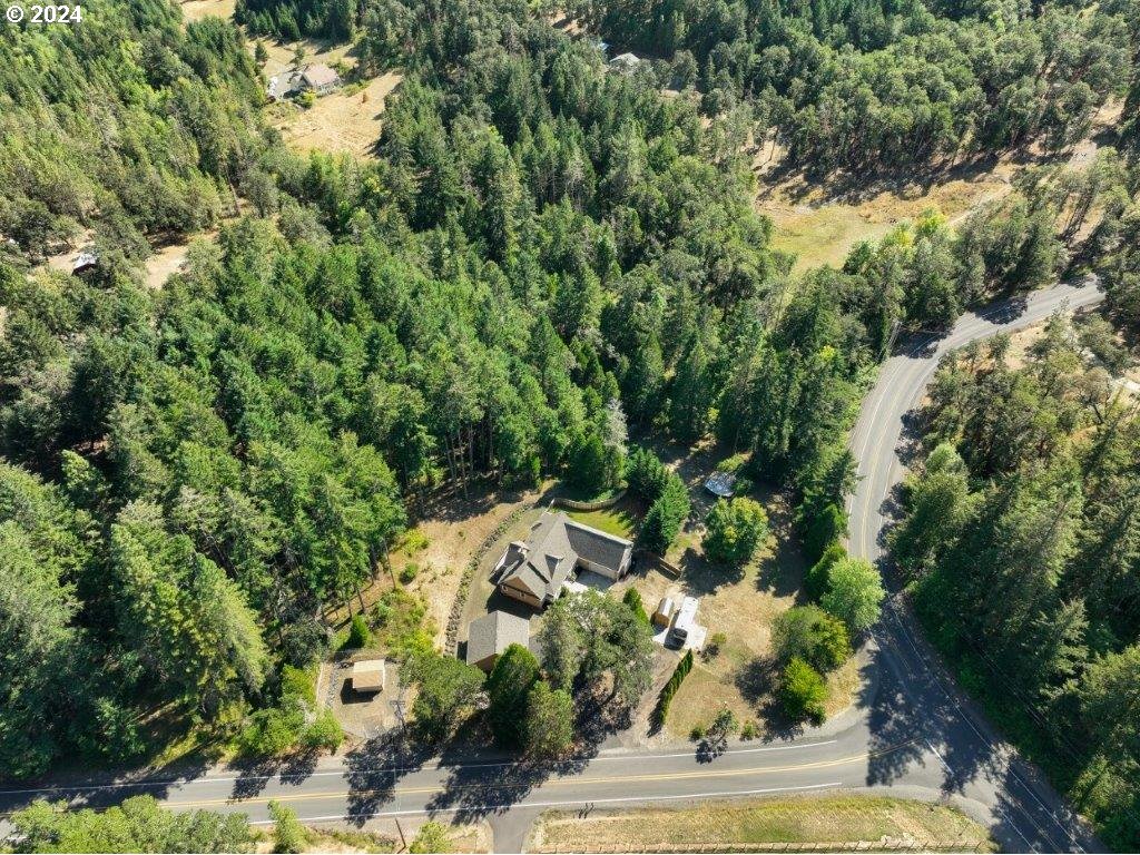 1426 Cleveland Loop Road Roseburg, OR 97471 - Photo 42 of 47 Gallery Image 42