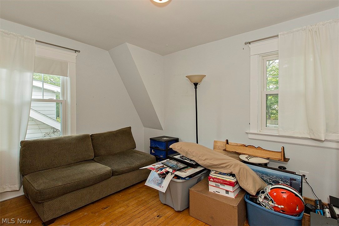4554 Telhurst Road Cleveland, OH 44121 - Photo 21 of 27