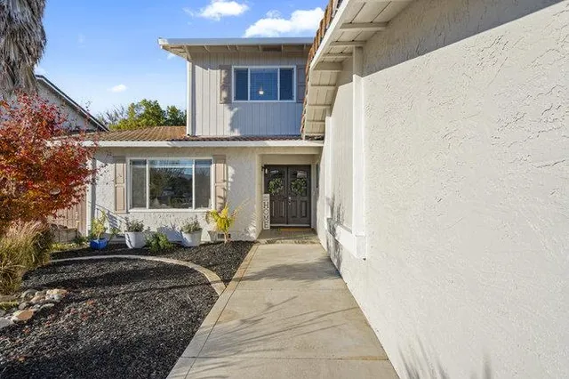 $1,098,000 | 819 Cumberland Drive, Gilroy, CA 95020