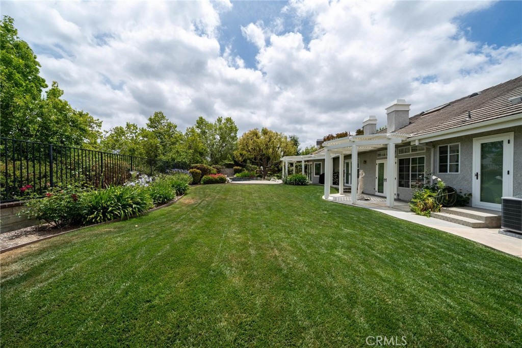 26072 Charing Cross Road Valencia, CA 91355 - Photo 28 of 105