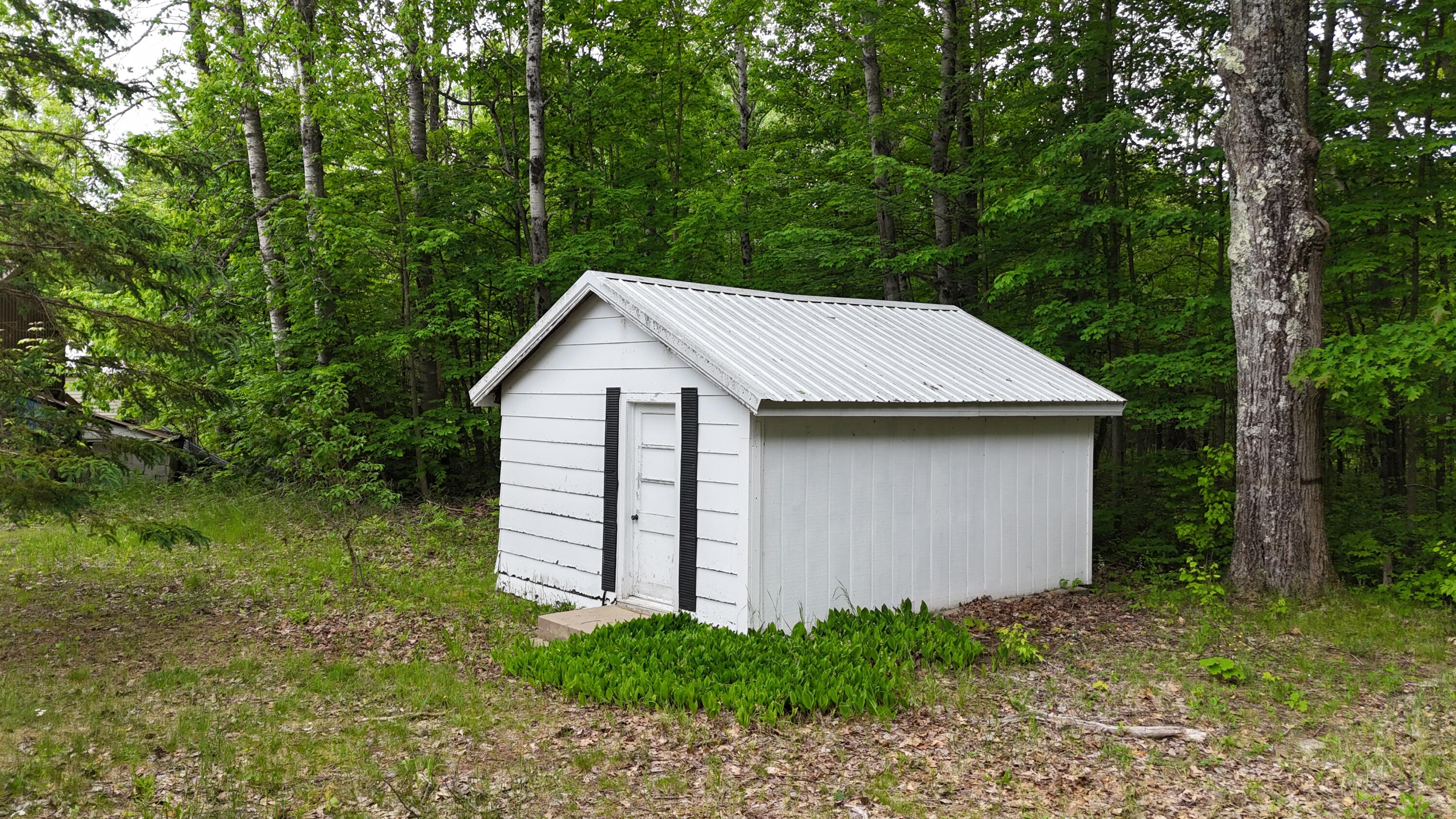 6780 North High Bridge Road Brethren, MI 49619 - Photo 4 of 41 Highbridge