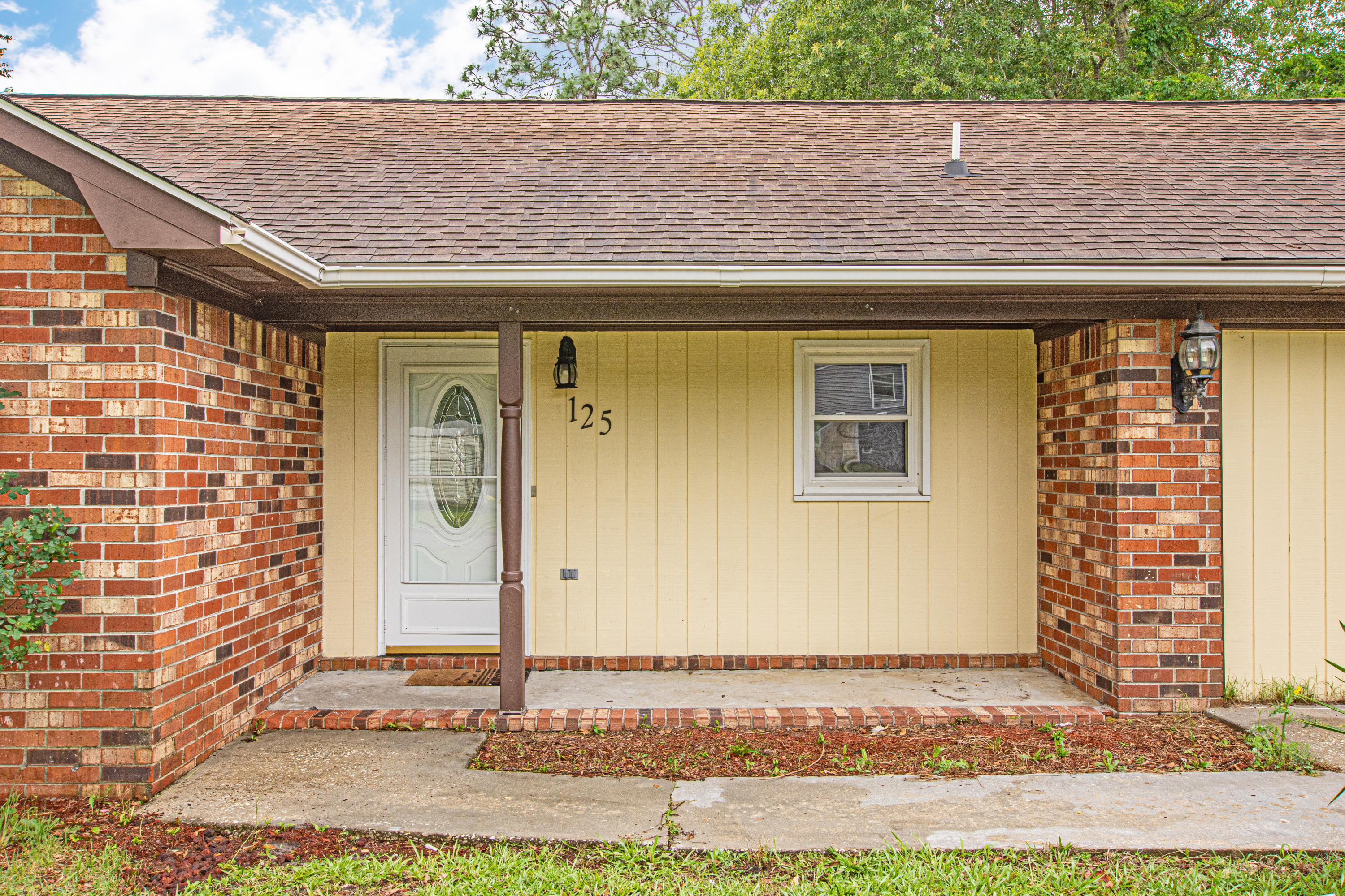 125 James Road Summerville, SC 29486 - Photo 5 of 31 0-5
