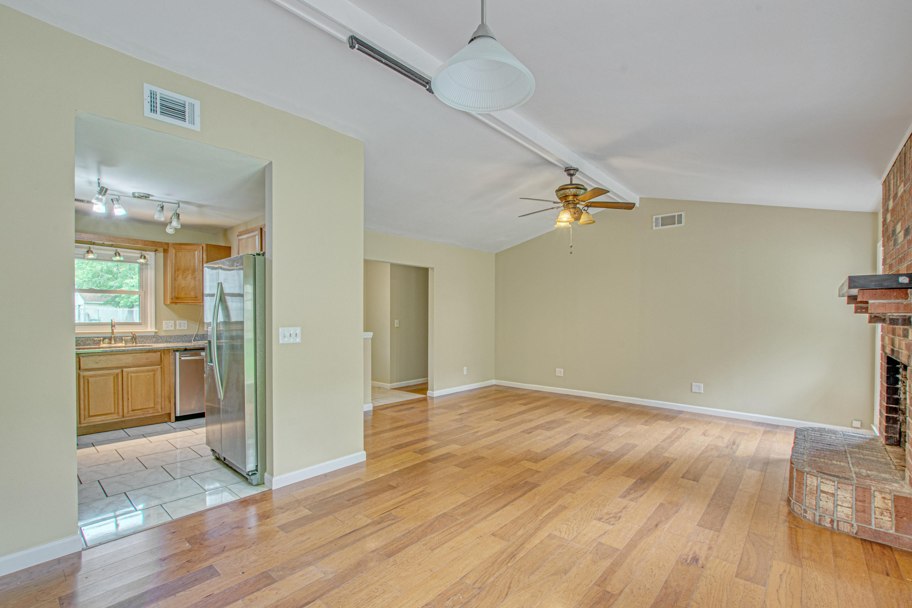 125 James Road Summerville, SC 29486 - Photo 9 of 31 23