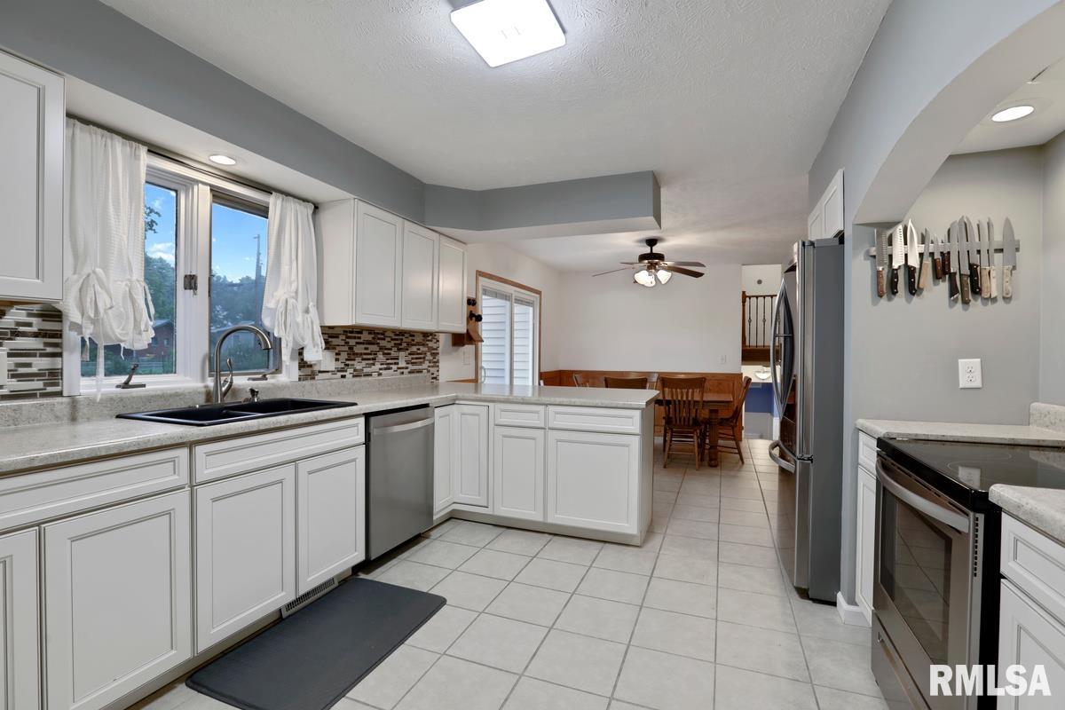 20 Columbine Lane Springfield, IL 62712 - Photo 4 of 31