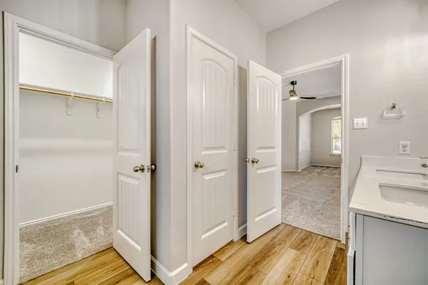 $2,200 | 301 Serpentine Lane, Jarrell, TX 76537