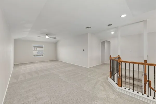 $2,200 | 301 Serpentine Lane, Jarrell, TX 76537