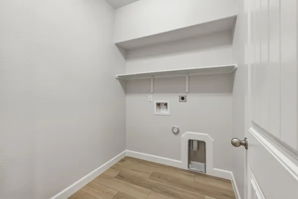 $2,200 | 301 Serpentine Lane, Jarrell, TX 76537